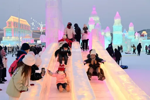 image for article Your Muslim-Friendly Guide to the Biggest Magic of Harbin’s Ice and Snow Festivals 2025