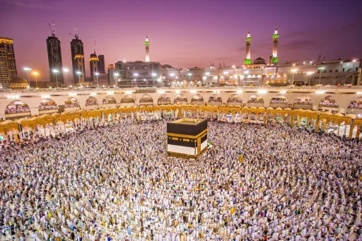 image for article Red Alert in Mecca And Medina: What it Means for Pilgrims During Hajj and Umrah Amidst Heavy Hailstorm