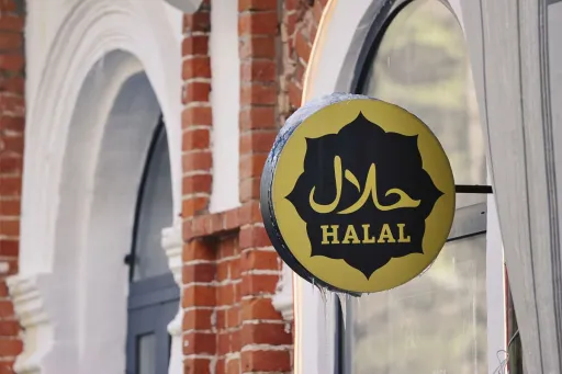 image for article 10 Halal Logos in ASEAN That Every Muslim Traveller Needs to Know