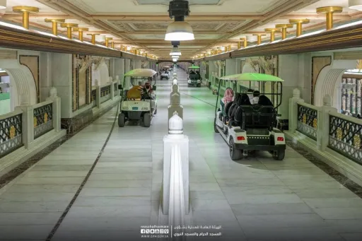 image for article Muslim Pilgrims Can Tawaf Using Golf Carts on The Roof of Grand Mosque in Mecca