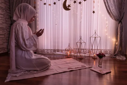 image for article Muslim Traveller’s Guide to Preparing For a Healthy Ramadan 2025