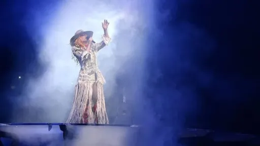 image for article Lady Gaga Singapore Concert & Muslim-Friendly Itinerary: Halal Food & Prayer Near National Stadium