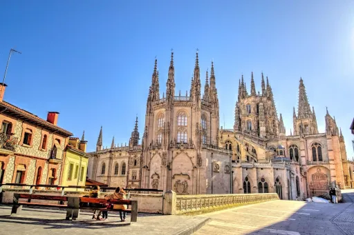 image for article A Muslim Traveller’s Guide to Spain: How to Plan The Perfect Halal-Friendly Journey