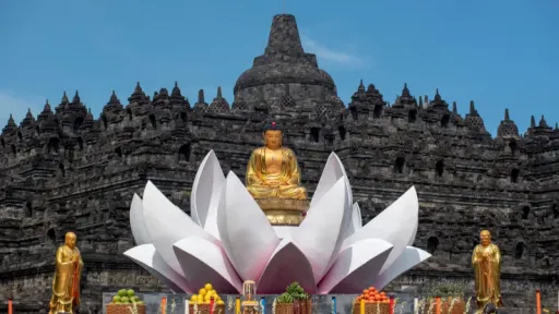 image for article Celebrating Vesak in Borobudur Temple, Indonesia: Attractions, Tips, and Muslim Guide