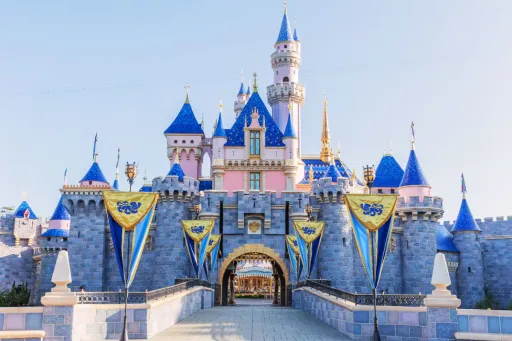 image for article New Disneyland Abu Dhabi Guide: Opening Date, Location, Attractions & Muslim-Friendly Features