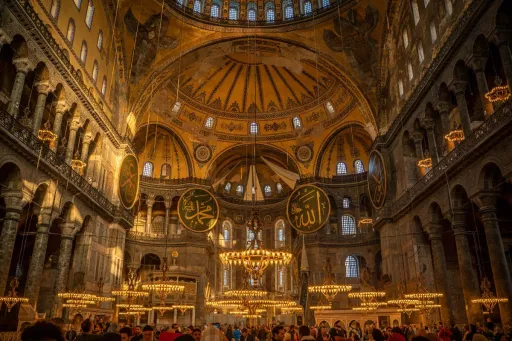 image for article Hagia Sophia Mosque Remains Open During Dome Restoration – Travel Tips Inside!