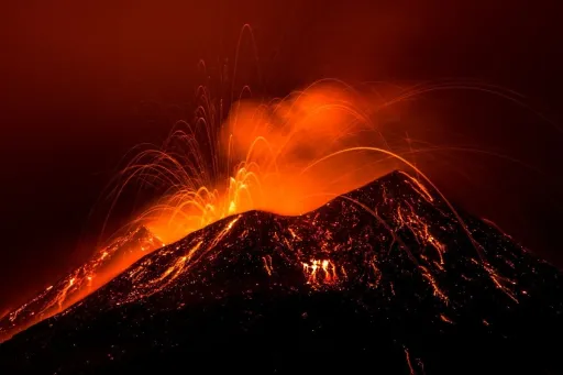 image for article Mount Etna Erupts Spectacularly in Sicily — What Muslim Travellers Should Know