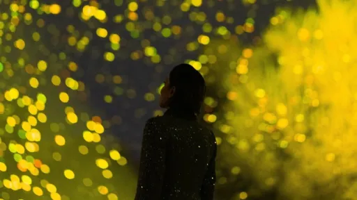 image for article Thousands of Fireflies at Gardens by the Bay This July, A Must-Visit Event for Muslim Travellers