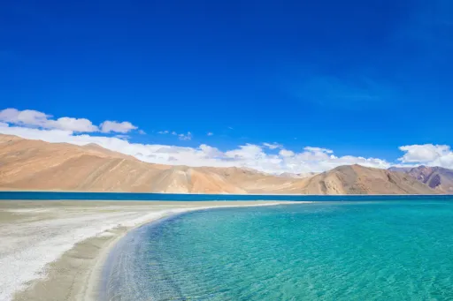image for article Muslim Travel Guide to Ladakh: 9 Must-Visit Spots From The Movie 3 Idiots