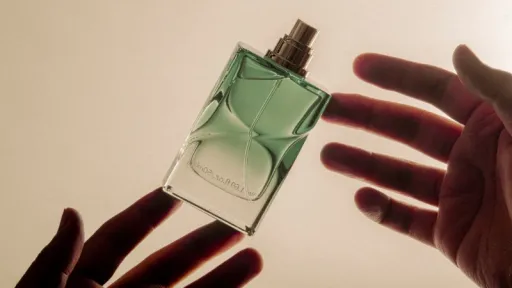 image for article Top 10 Halal Indonesian Perfumes for a Day Out