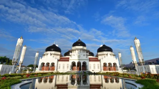 image for article 10 Must-Visit Coffee Shops in Banda Aceh: From Hipster Roasteries to Legendary Warungs