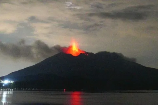 image for article Sakurajima Volcano Eruption: How It’s Affecting Flights in Japan Today