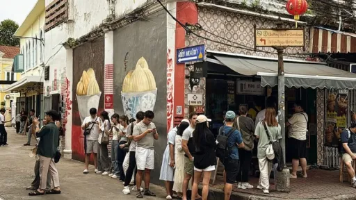 image for article Muslim-Friendly Guide for Exploring Song Wat: Bangkok’s Trendy Heritage District