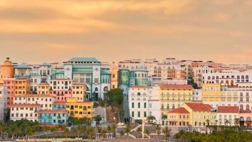 image for article Phu Quoc Travel Guide: 10 Strategic Budget Hotels with Sunset Views & Fireworks