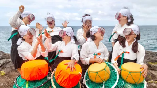 image for article 10 Water Activities in Jeju For Muslim Traveler to Try During Summer
