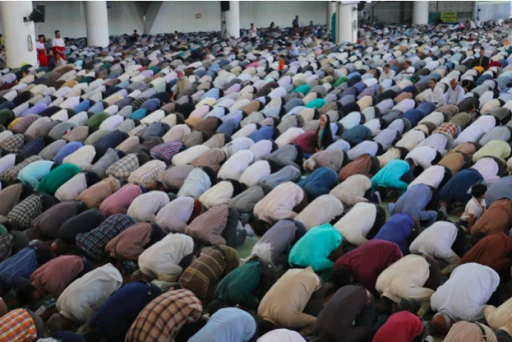 image for article 11 Mosques in Singapore That Allow Muslimahs to Perform Friday Prayers