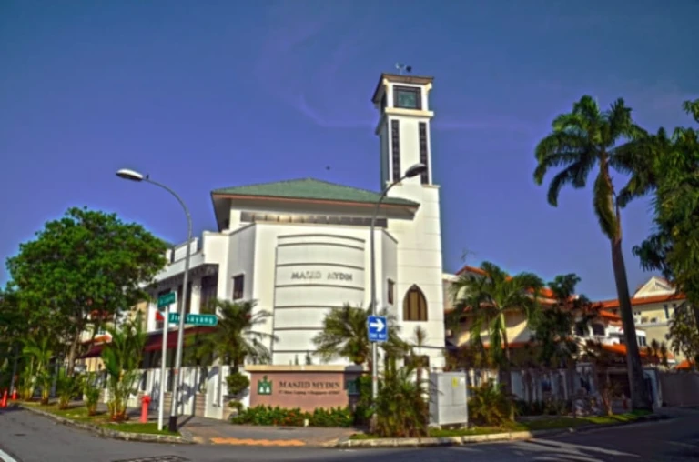 11 Mosques In Singapore That Allow Muslimahs To Perform Friday Prayers 