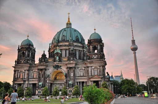 image for article Visit Muslim-Friendly Berlin: Where to Eat, Explore and Stay!