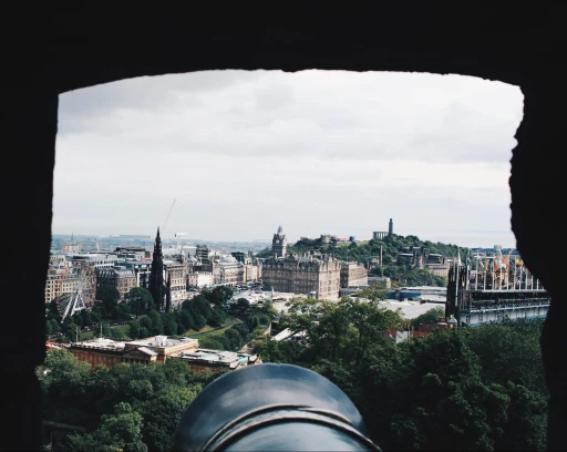 image for article Visit Muslim-Friendly Edinburgh: Where to Eat, Explore and Stay!
