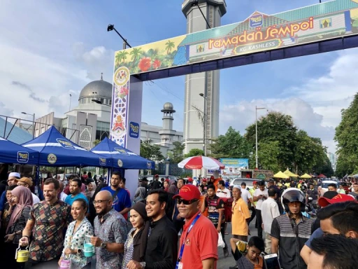image for article Malaysia’s First “Kashless” Bazaar Launched in Kampong Bharu, Kuala Lumpur
