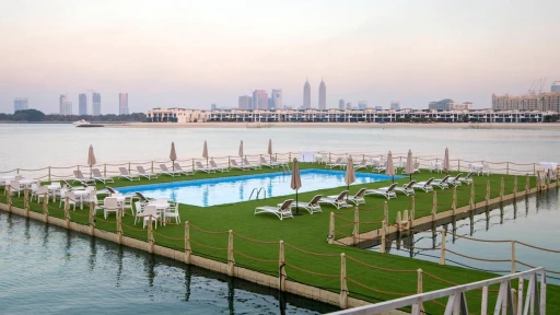 image for article UAE’s First Floating Swimming Pool Opens in Palm Jumeirah, Dubai
