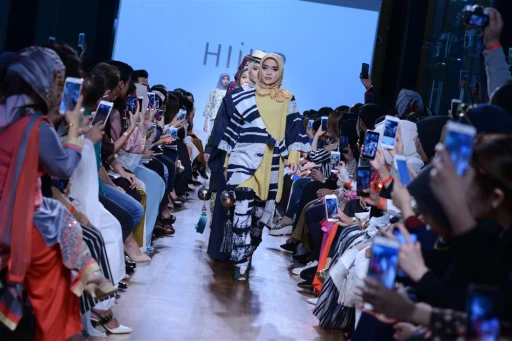 image for article Modest Fashion Week: The “Halal” Showcase For Trendy Muslim Fashion