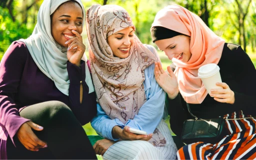 image for article 4 Hijabs Every Female Muslim Traveller Needs For an Enjoyable Holiday
