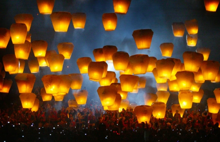 sky lantern festival shifen taiwan