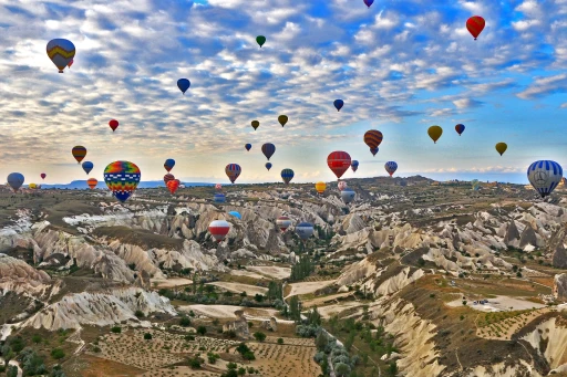 image for article Your Muslim-Friendly Itinerary to Turkey: Discover Istanbul, Cappadocia and Pamukkale in 7 Days