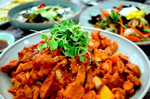 image for article A Muslim-Friendly Guide To Halal Restaurants In Seoul And Jeju