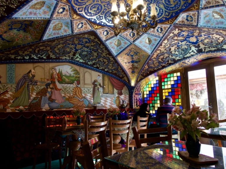 Bahar Narenj Cafe